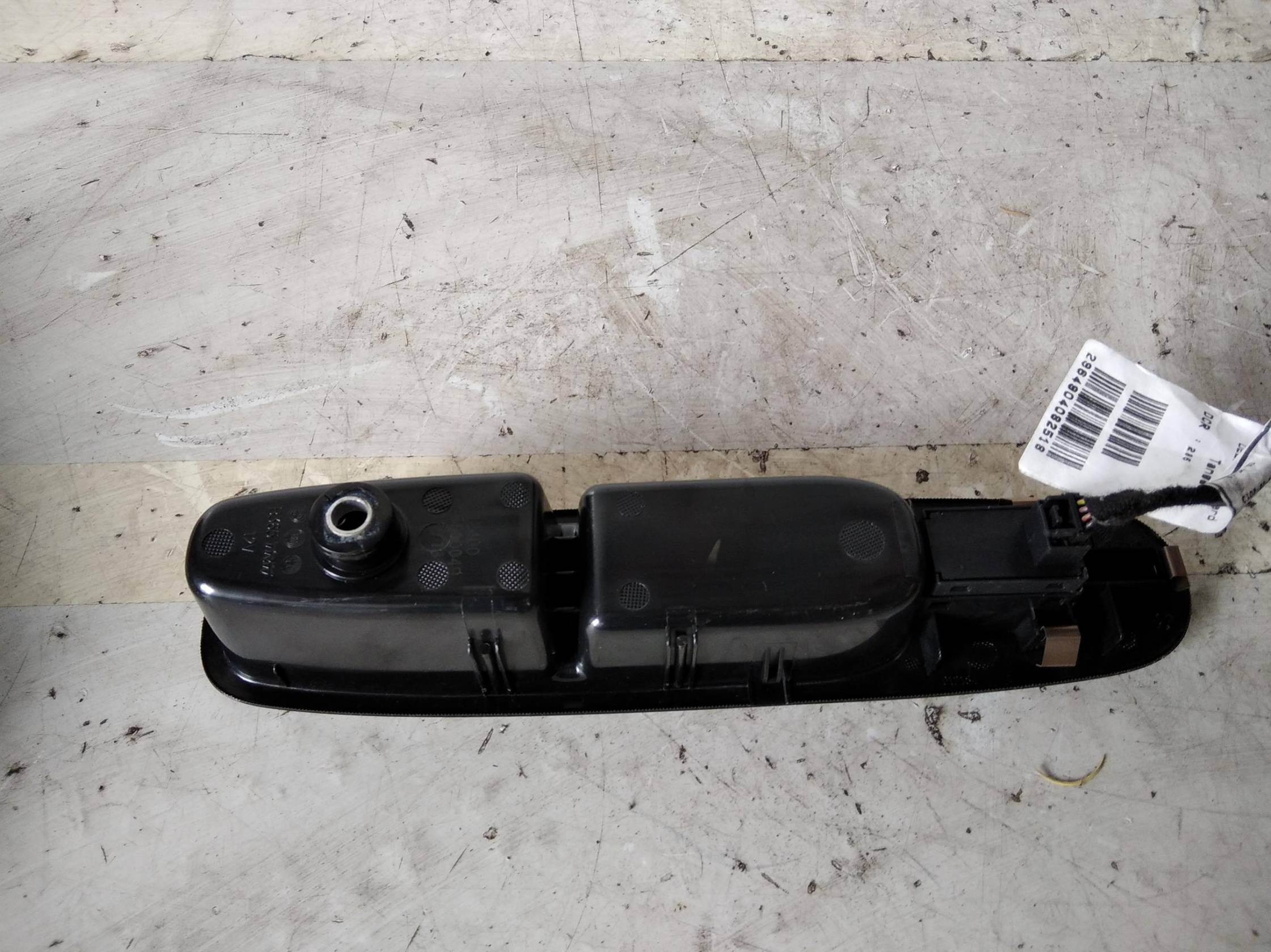 Interruttore alzacristalli porta ant.